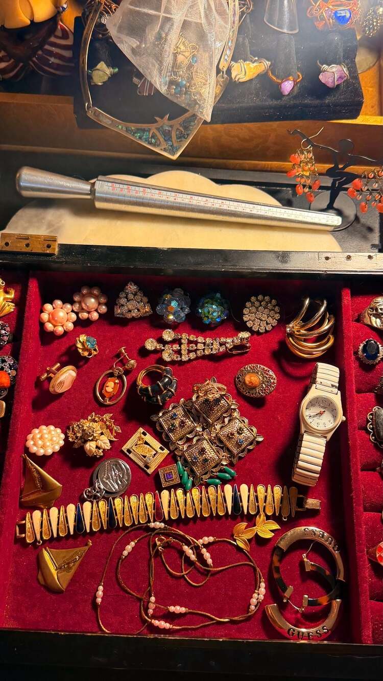 All broken & Flawed Vintage Jewelry Lot